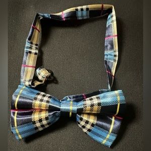 💥 $5 if bundled- Men’s Bow Tie Blue with Yellow Black & Hot Pink accents NWT
